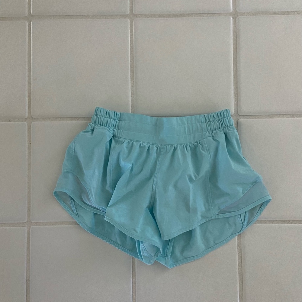 lululemon hotty hot short 2.5inch